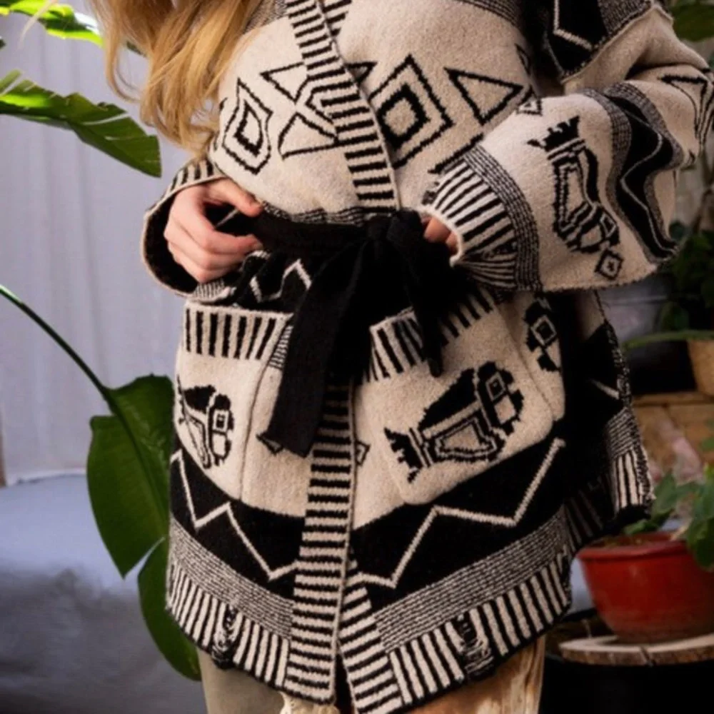 Aztec Cardigan - Picture 3 of 3